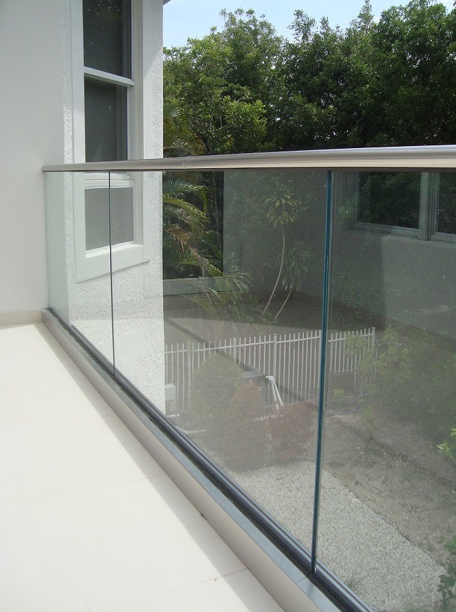 Semi Frameless safety glass from Clearview Safety Glass.